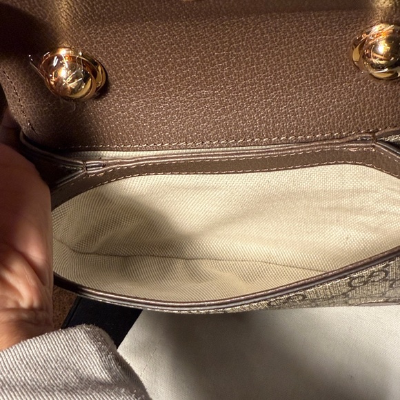 Gucci Tan and Gold Shoulder Bag - Picture 8 of 10